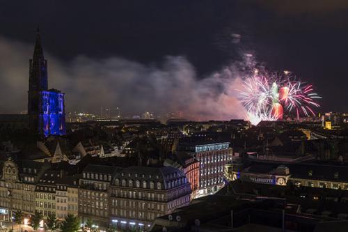 Le Feu D Artifice Du 14 Juillet A Strasbourg Club Des Ambassadeurs D Alsace